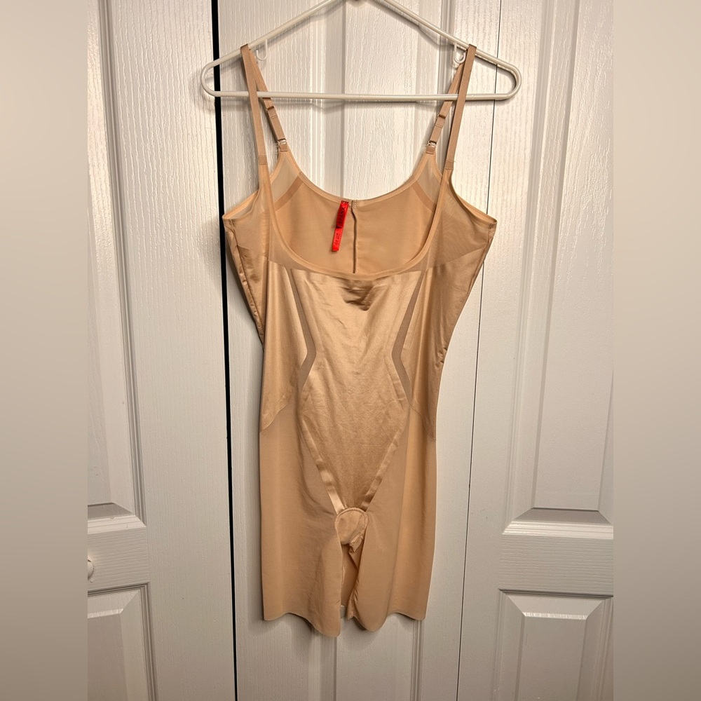 Spanx Women’s Beige‎ Open-Bust Mid Thigh Bodysuit Shape Wear Size XL NWOT